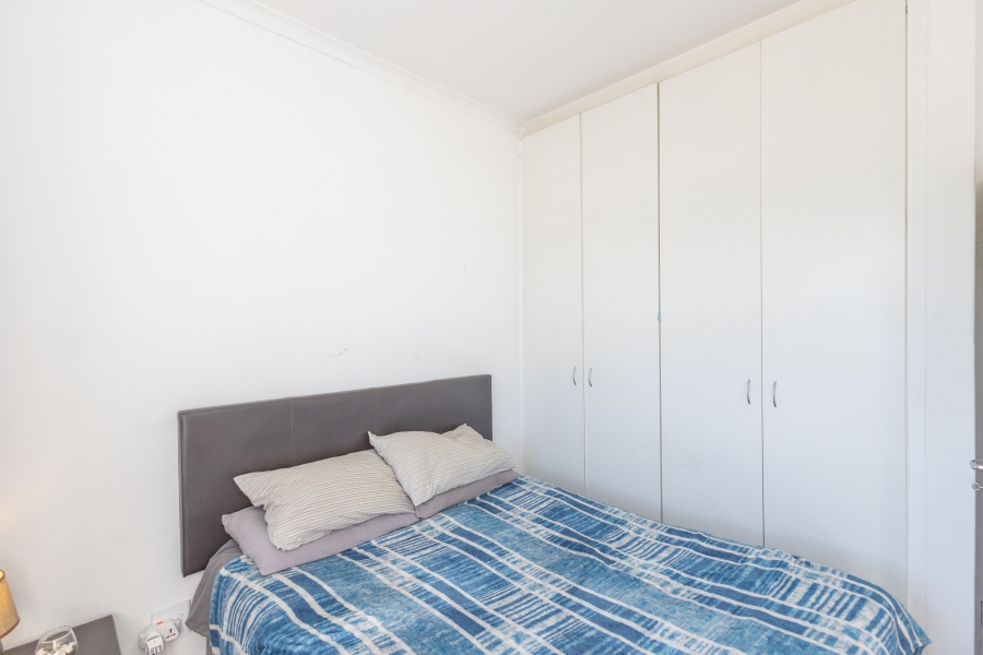2 Bedroom Property for Sale in Uitzicht Western Cape